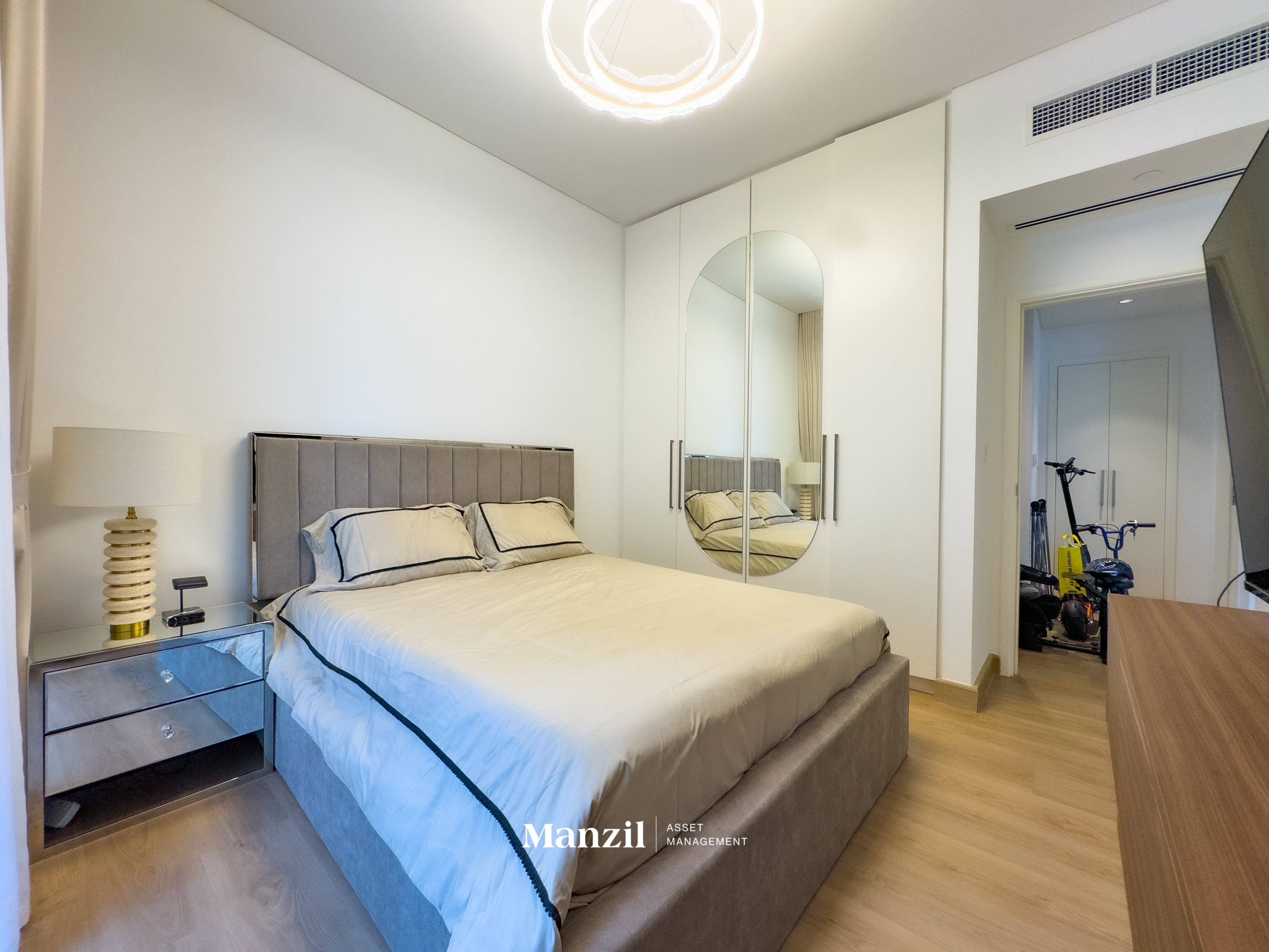 Elegant Urban Living | 3BR Apartments | Burj Crown