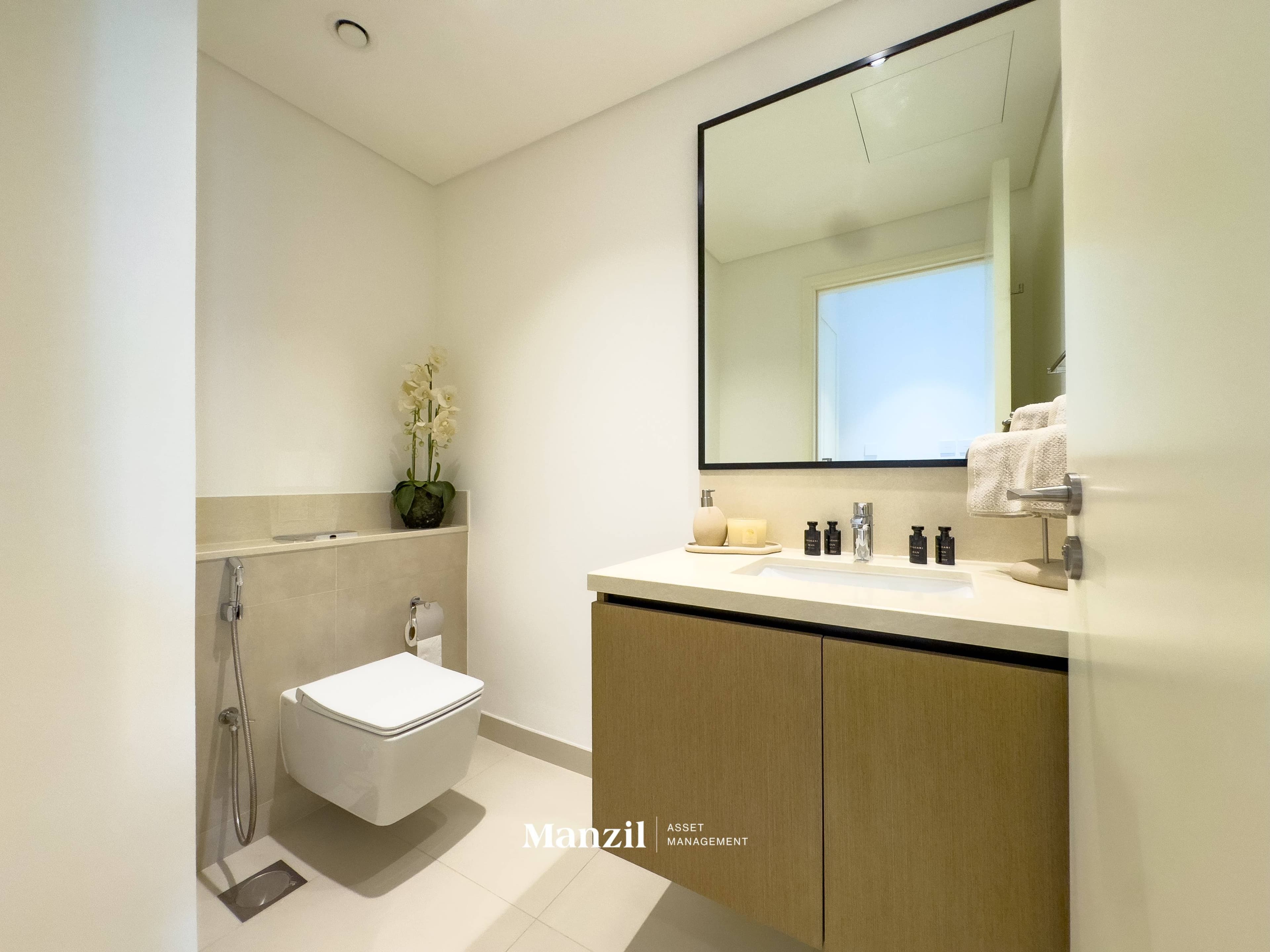 Elegant Urban Living | 3BR Apartments | Burj Crown