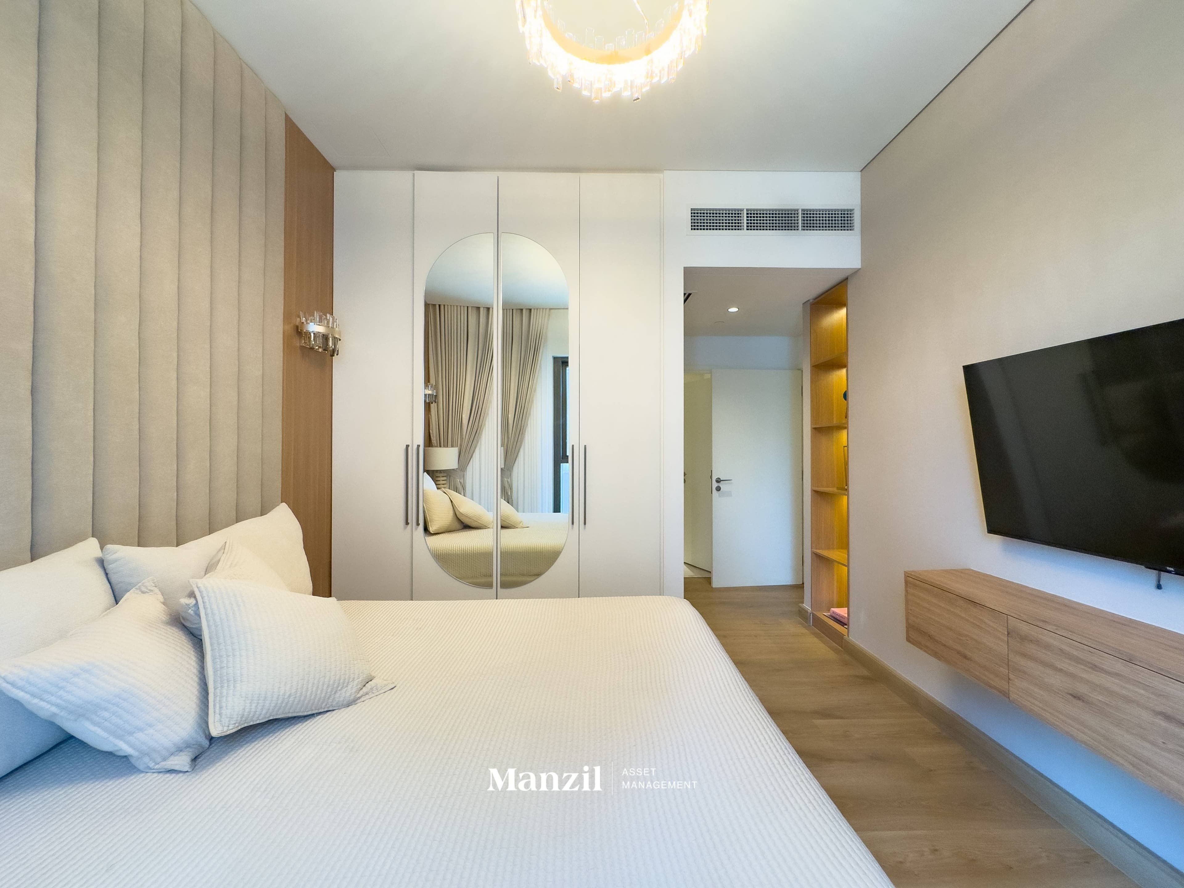 Elegant Urban Living | 3BR Apartments | Burj Crown