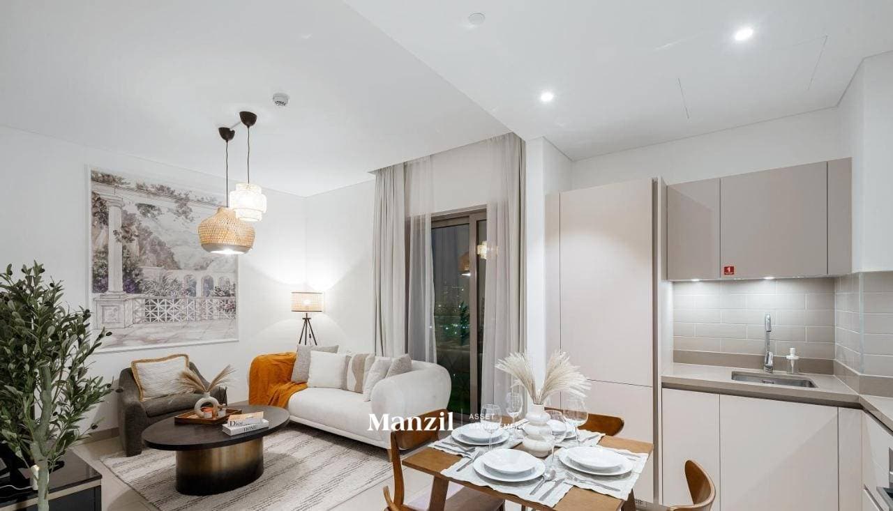 Modernly Furnished | Panoramic Creek | Skyline Views