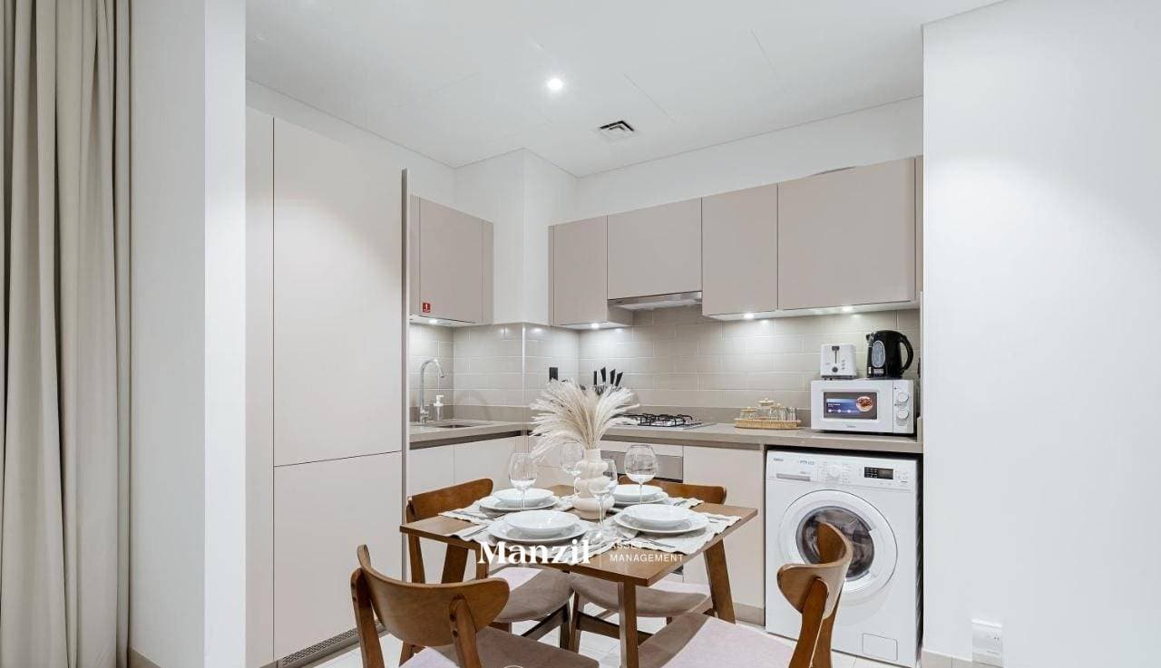 Modernly Furnished | Panoramic Creek | Skyline Views